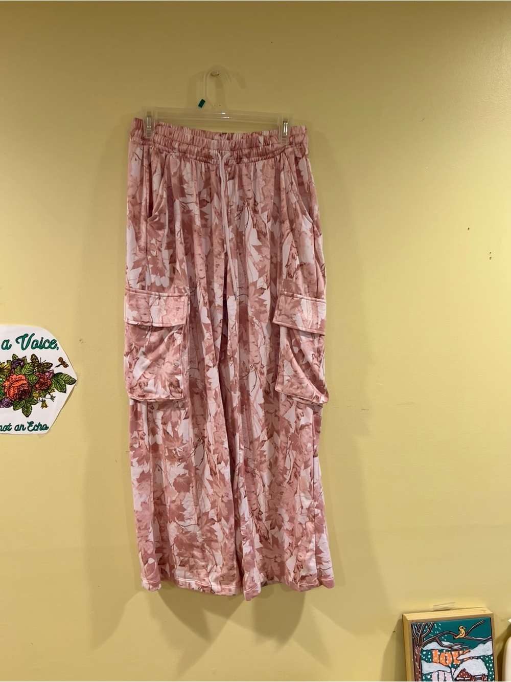 Women’s Pink Floral Wide-Leg Cargo Pants